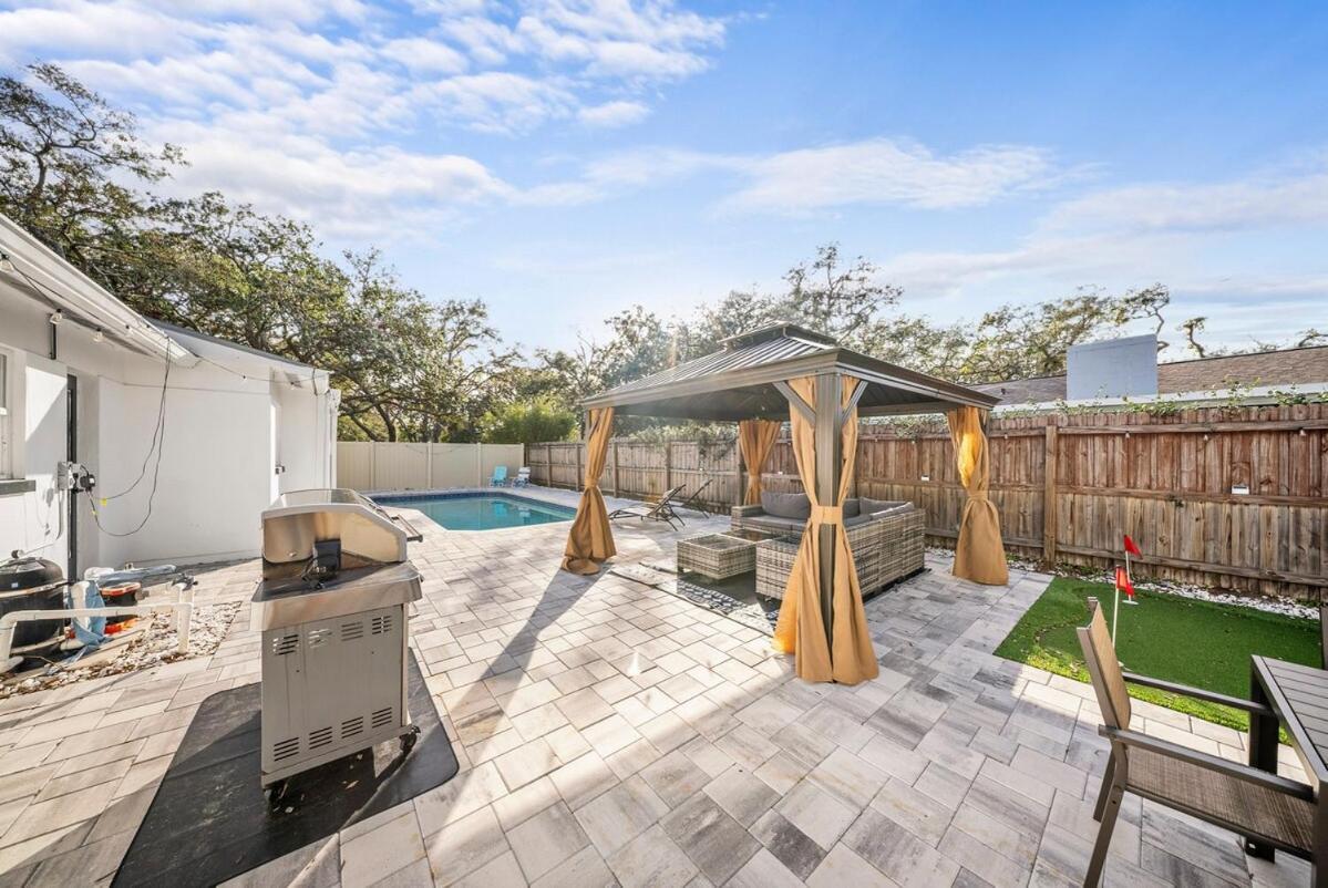 Fun Oasis! Private Pool, Hammock, Golf & Grill! Tampa