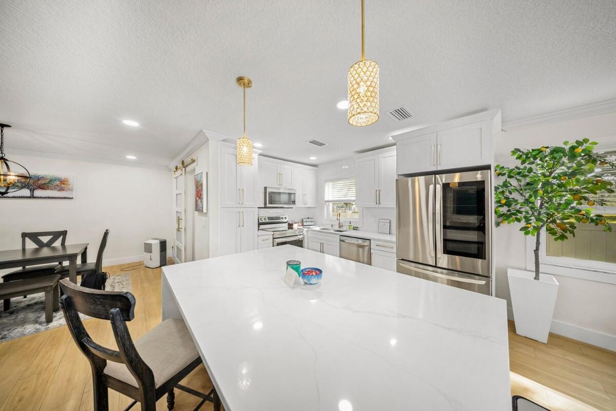 Fun Oasis! Private Pool, Hammock, Golf & Grill! Apartment *