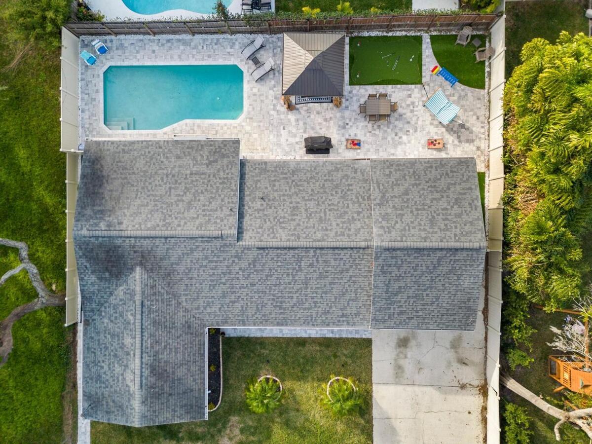 Fun Oasis! Private Pool, Hammock, Golf & Grill! *