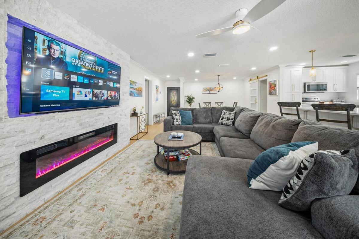 Fun Oasis! Private Pool, Hammock, Golf & Grill! Apartment *