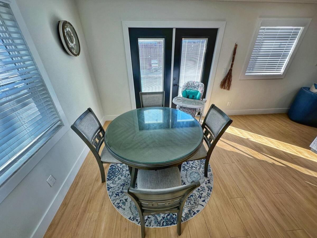 Fun Oasis! Private Pool, Hammock, Golf & Grill! Apartment Tampa