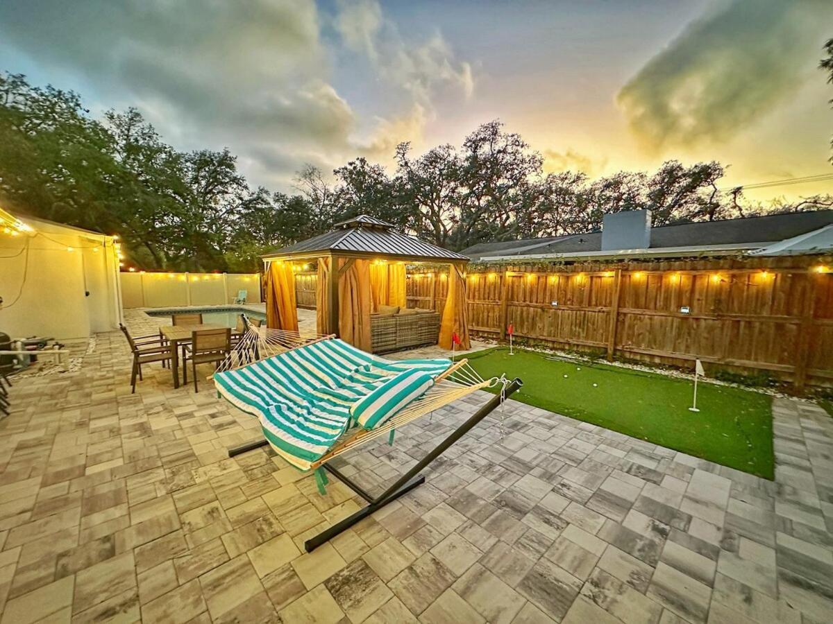 Fun Oasis! Private Pool, Hammock, Golf & Grill!
