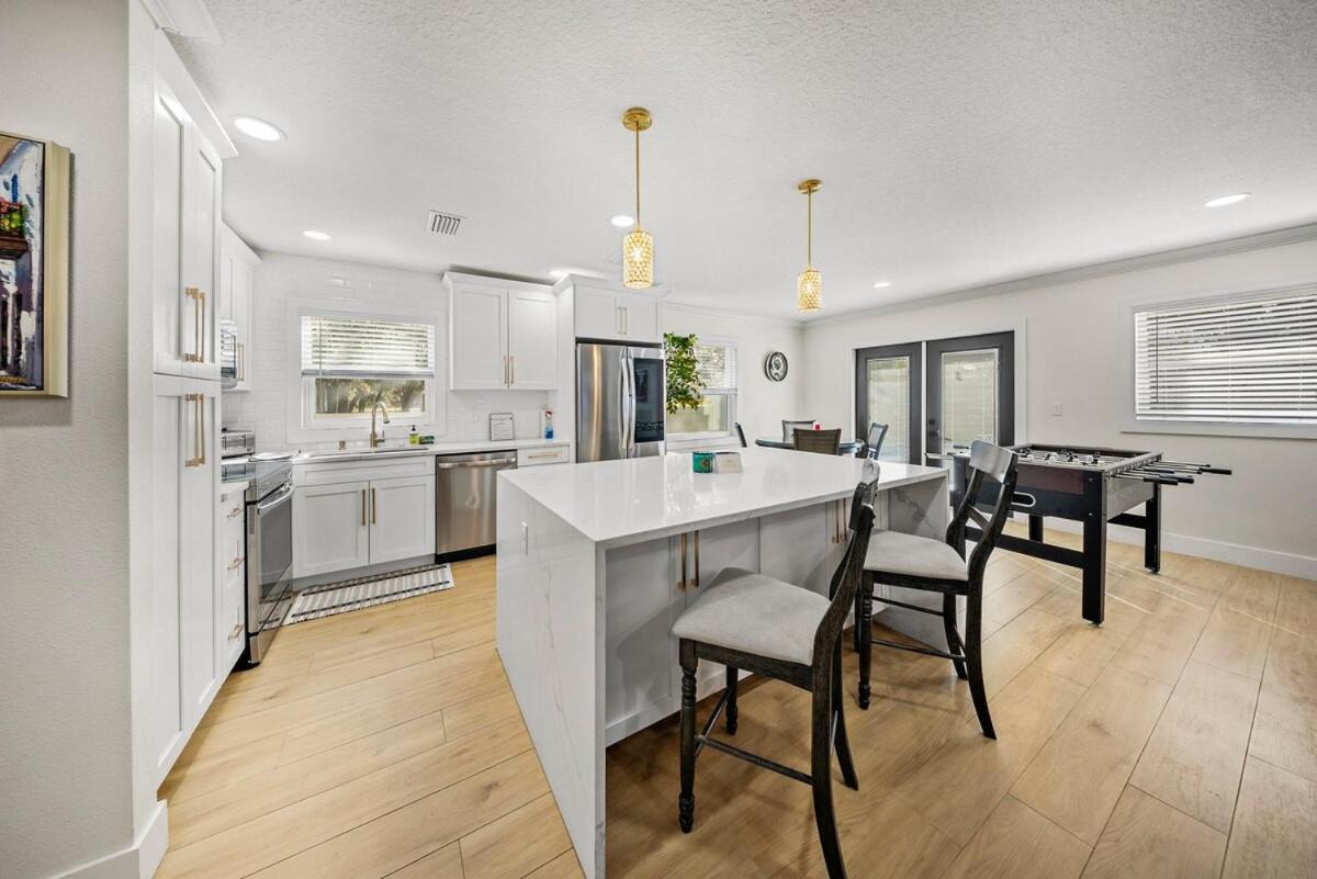 Apartment Fun Oasis! Private Pool, Hammock, Golf & Grill!