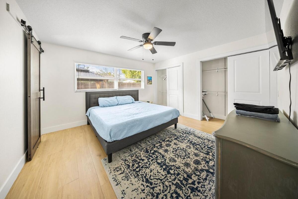 Fun Oasis! Private Pool, Hammock, Golf & Grill! * Tampa