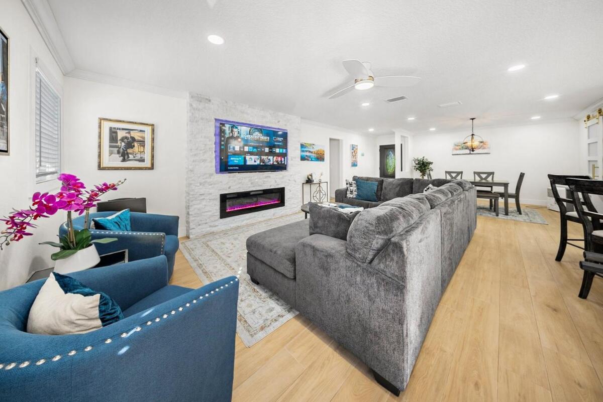 Fun Oasis! Private Pool, Hammock, Golf & Grill! Apartment